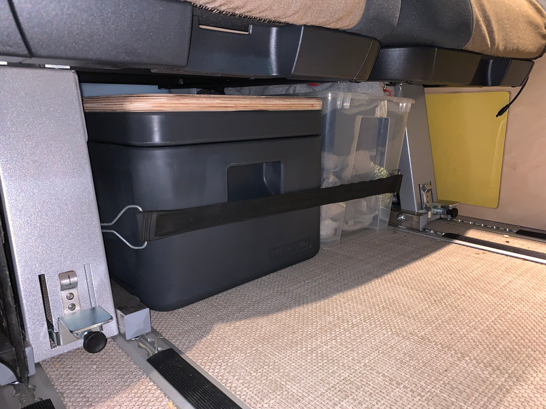 Baño seco con separador en el coche