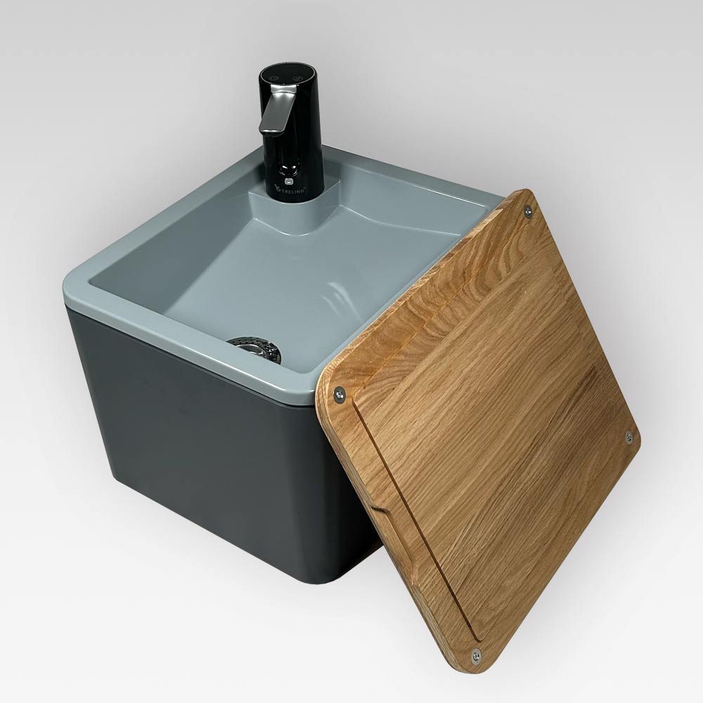Anthrazitfarbenes mobiles Waschbecken mit grauer Spüle und magnetischem Holzdeckel für Camping und Outdoor.
