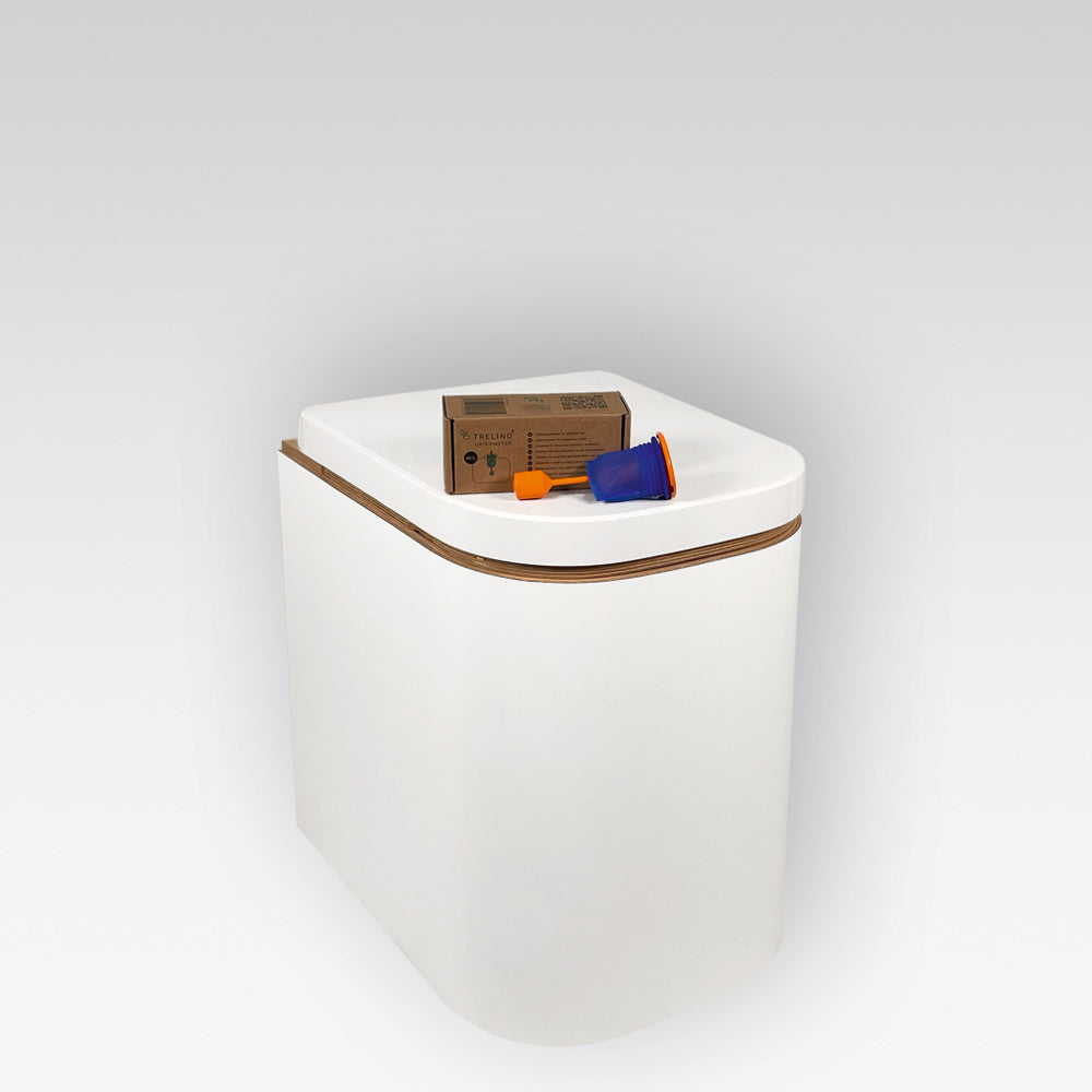 Weißes Trenntoiletten-Modell handgefertigt in Deutschland mit abgerundeten Kanten.
