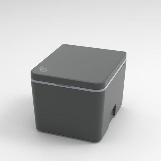 Trockentrenntoilette Evo S mit abgerundeten Kanten aus Kunststoff.