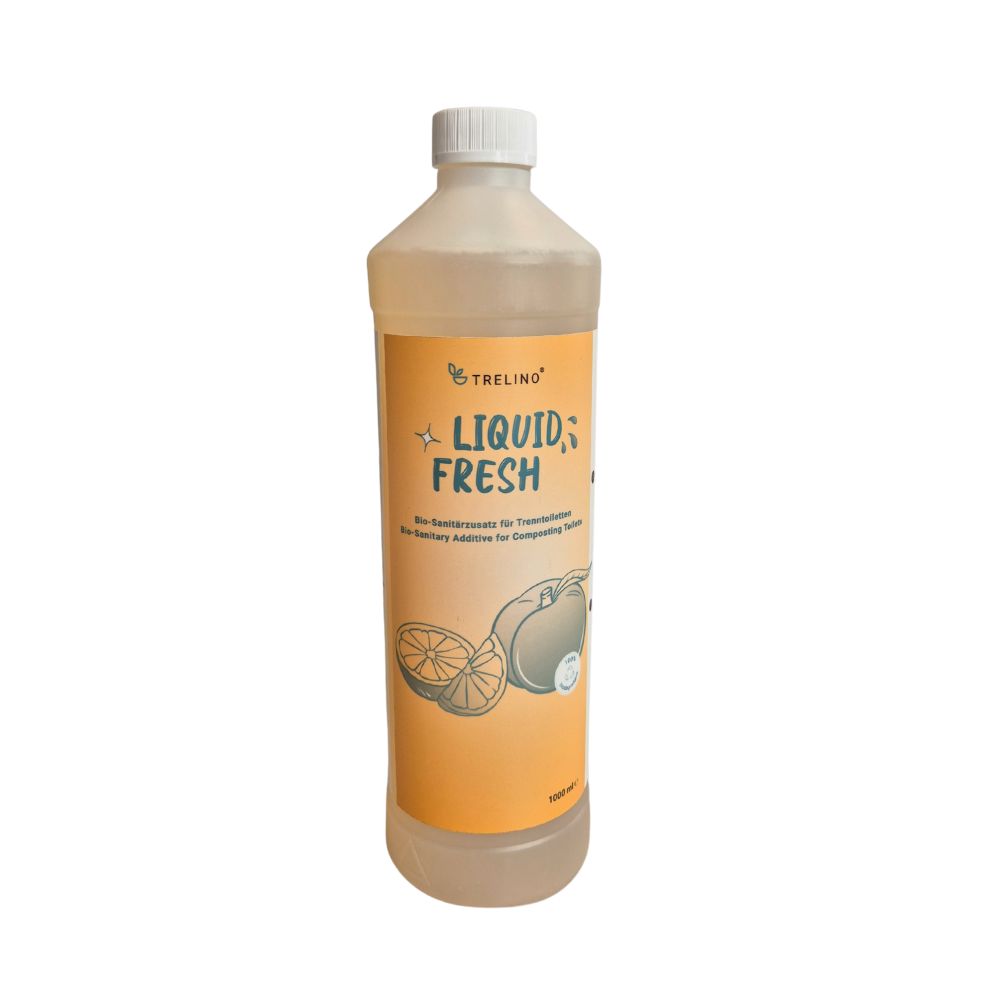 Transparente Plastikflasche mit orangefarbener Flüssigkeit Liquid Fresh, Etikett mit Früchten und Schriftzug.