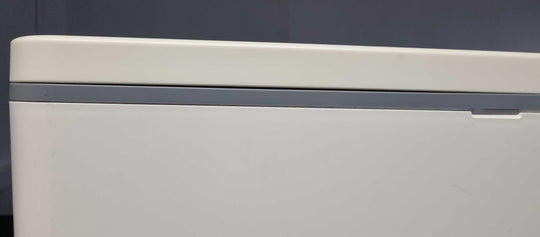 Größeres Spaltmaß beim Deckel der Trenntoilette Evo 2. Wahl.