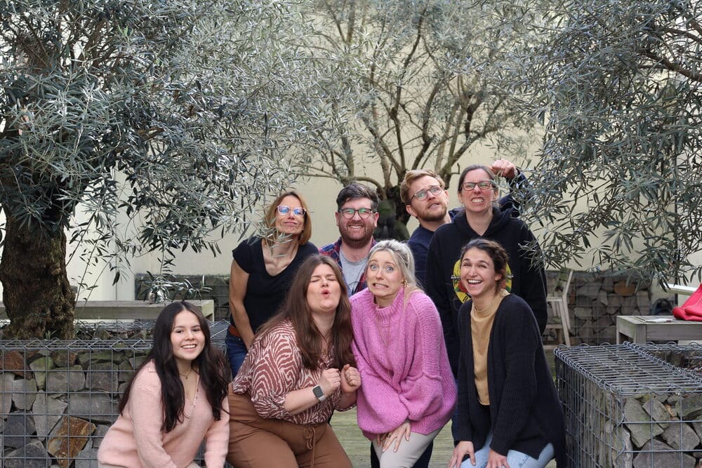 Trelino Team mit witzigen Grimassen