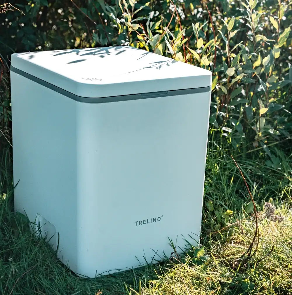 Trelino Evo L Campingtoilette in der Natur.