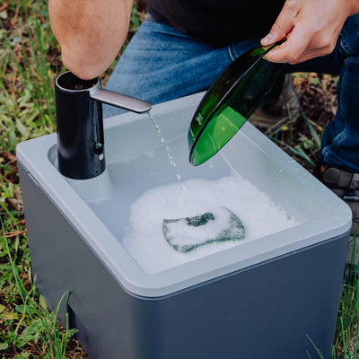 Anthrazitfarbenes mobiles Waschbecken mit Wasserhahn und Seifenspender, Outdoor Waschbecken für Camping.