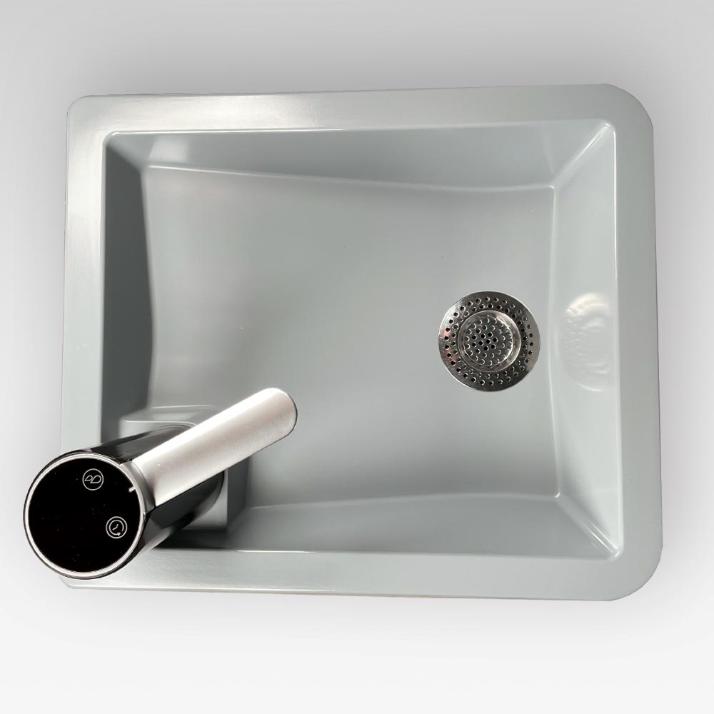 Weißes mobiles Waschbecken mit integriertem Wasserhahn, kompakte Camping Spüle, Outdoor Waschbecken.