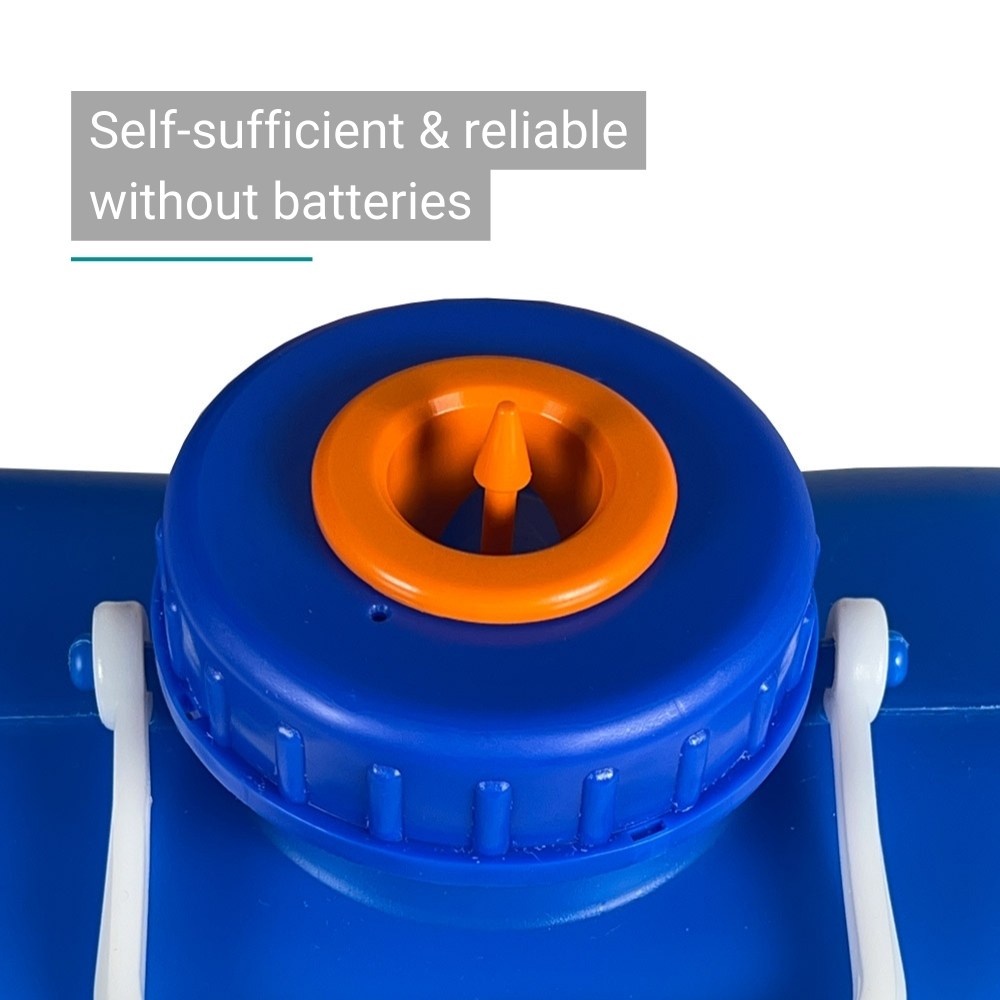 Füllstandanzeiger eingesetzt in dem Urinkanister.