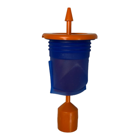 Oranger Kunststoff-Urinometer in blauer Membran für Trelino Toiletten.